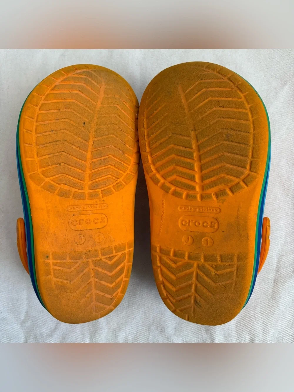 CROCS bright orange